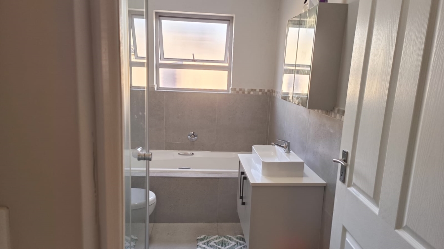 To Let 3 Bedroom Property for Rent in Parklands North Western Cape